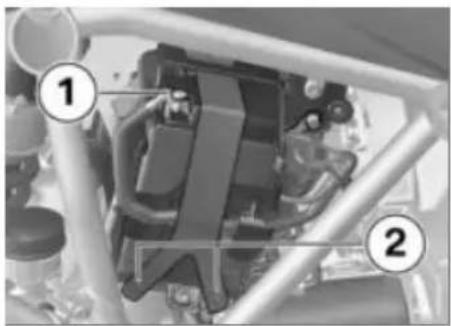 BMW R 1200 GS (2013) - Αφαίρεση και τοποθέτηση μπαταρίας - 7