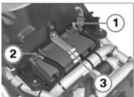 BMW R 1200 GS (2012) - Τοποθέτηση μπαταρίας - 1