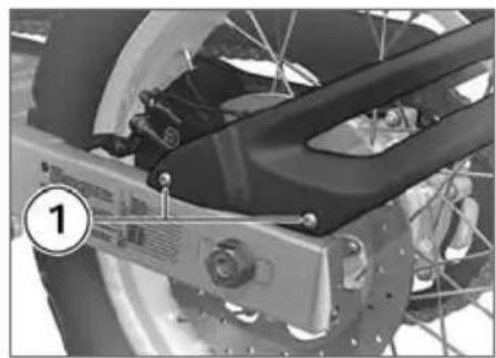 BMW G 650 GS (2008) - リヤホイールを取り外す - 1