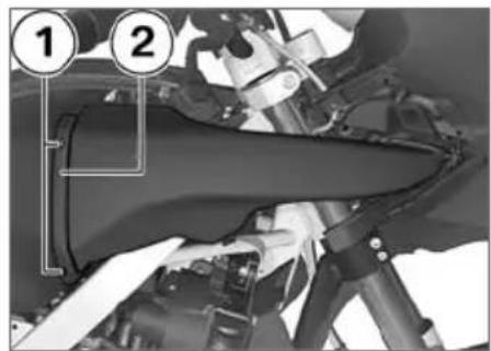 BMW G 650 GS (2008) - エアクリーナーエレメントを 交換する - 4