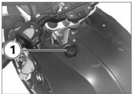 BMW G 650 GS (2008) - エンジンオイルレベルを点検する - 3