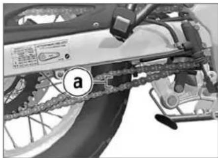 BMW G 650 GS (2008) - チェーンの張り具合を点検する - 1