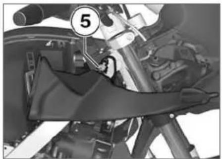 BMW G 650 GS (2008) - エアクリーナーエレメントを 交換する - 3