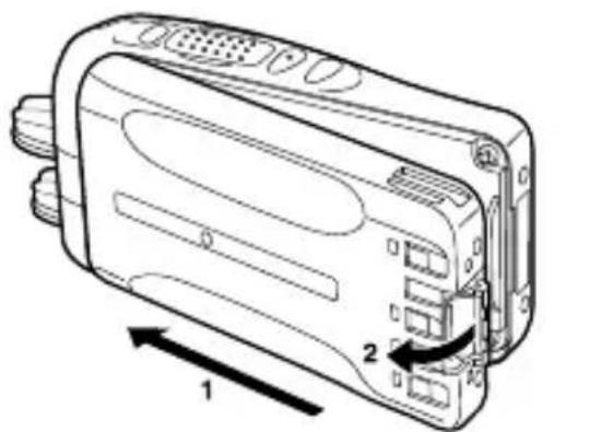 KENWOOD NX320 - INSTALLING/ REMOVING THE (OPTIONAL) BATTERY PACK - 1