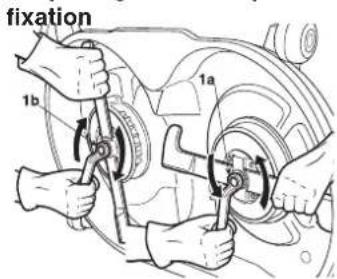 Honda HF2417HTE - Attention! porter des gants robustes pour manipuler les organes de coupe. - 1