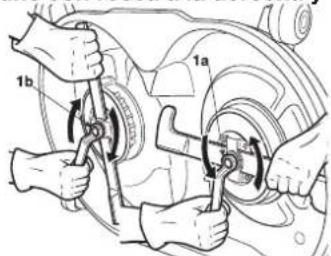 Honda HF2417HTE - ATENION! Llevar sempre guantes de trabajo cuando maneje los dispositivos de corte. - 1