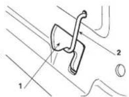 Honda HF2417HTE - RIMOZIONE DEL FERMO DELL'ARPIONE DI AGGANCIO DEL SACCO DI RACCOLTA - 1