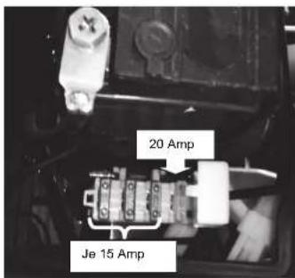 Adiva AD3 300 - BATTERIE-/SICHERUNGSFACH - 1