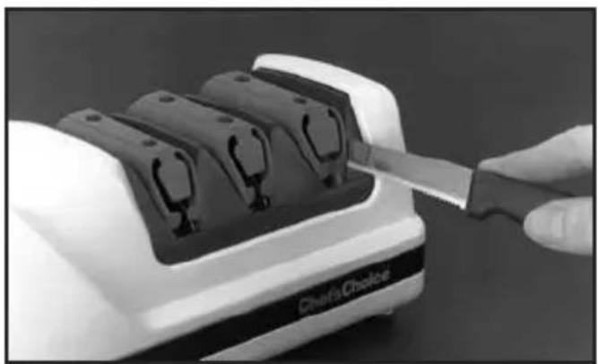Chef's Choice EdgeSelect 120 - PROCEDURA PER L'AFFILATURA DI LAME SEGHETTATE - 4