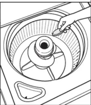 Inglis ITW4671EW - Ajouter les produits de lessive - 2