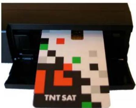 TRIAX THR 9500 - Mise en place de la carte TNTSAT dans le terminal - 1