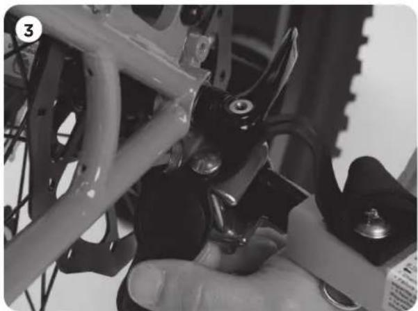 THULE Cadence - ATTACHING THE CARRIER TO YOUR BICYCLE - 2