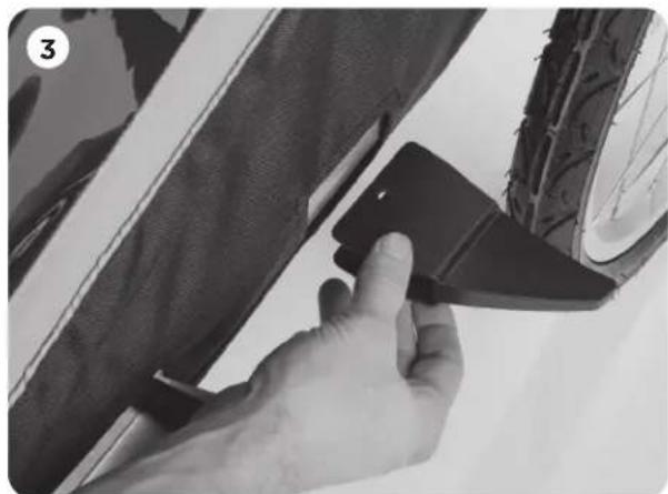 THULE Cadence - INSTALLING THE WHEEL DEFLECTORS - 1