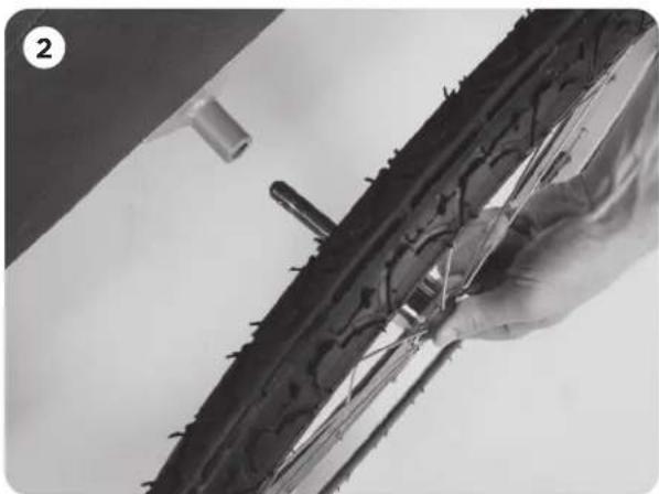 THULE Cadence - REMOVING THE WHEELS - 1