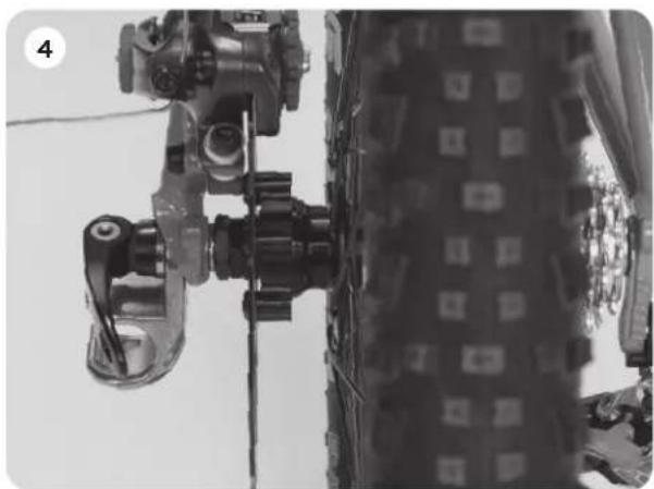 THULE Cadence - INSTALLER LE DISPOSITIF EZHITCHM A DEGAGEMENT RAPIDE - 3