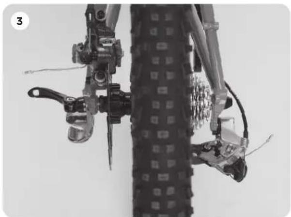 THULE Cadence - INSTALLER LE DISPOSITIF EZHITCHM A DEGAGEMENT RAPIDE - 2