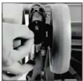 Baby-Plus CompactTrend - Rimozione delle ruote: - 1