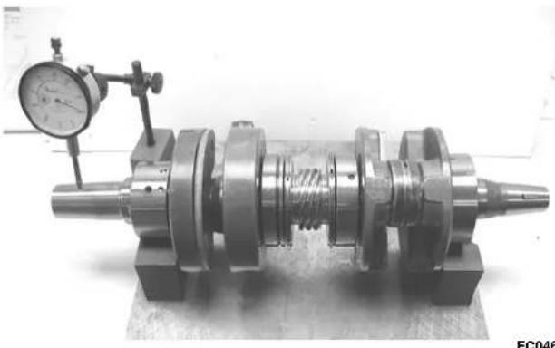 Arctic Cat Sno Pro 500 (2014) - ■REMARQUE: Les blocs en V doivent soutenir le vile-brequin sur les roulements extérieurs. - 1