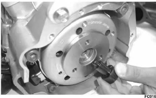 Arctic Cat Sno Pro 500 (2014) - Démontage du moteur - 2