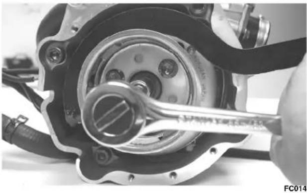 Arctic Cat Sno Pro 500 (2014) - Démontage du moteur - 1