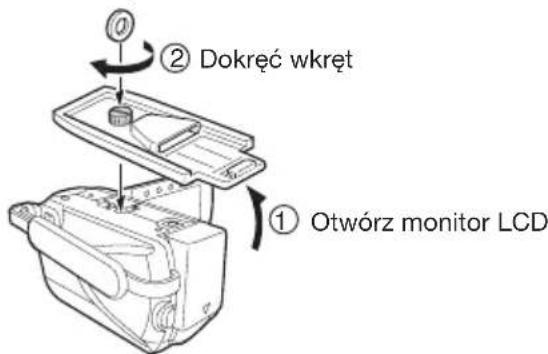 JVC WRMG300 - Zamocuj podstawe do dolnej czesci kamery. - 1