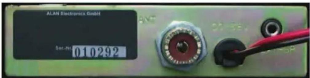 ALBRECHT AE 4200R - Montage des Funkgerats - 2