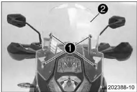 KTM 1190 Adventure (2013) - ユイドシルドを取り外す - 1