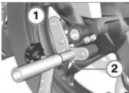 BMW G 310 GS (2018) - Χρήση του σταντ μπροστινού τροχού BMW Motorrad χωρίς επιπρόσθετο κεντρικό σταντ ή βοηθητικό σταντ - 2