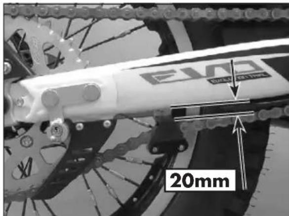 Beta EVO 2T 200 (2017) - CHECK AND ADJUST TIGHTENING CHAIN - 1