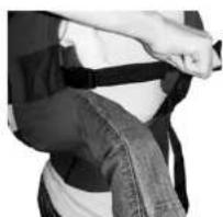 Infantino Union - Utilisation du porte-bébe pour un bébé plus âge: Position dans notre dos avec assistance - 6