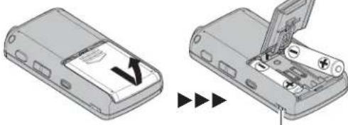 OLYMPUS DP10 - Insertion des piles - 1