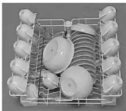 FAGOR VFE25S - - Loading the dishes in the racks. - 1