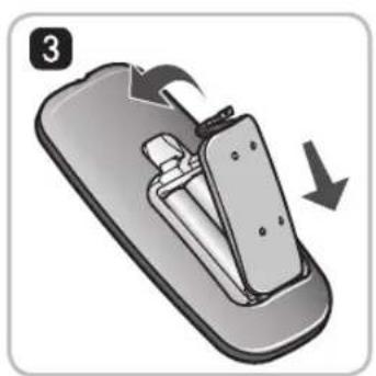 LG HomBot VR9624PR - Loading the remote controller battery - 3
