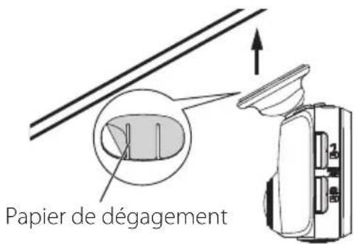 KENWOOD DRV830 - Nettoyez la surface de montage puis fixez l'appareil sur le pare-brise. - 1