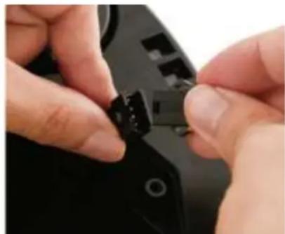 Emerio RVC120592.1 - Remplacement de la batterie - 3
