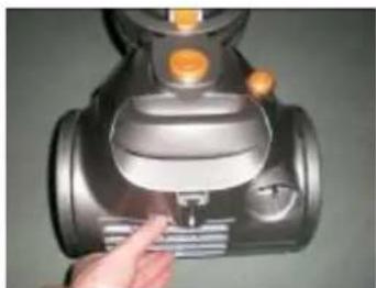 Ices IVC750 - De voör-motorfilter, centrische Hepa filter en luchtuitlaatfilter verwijden &amp; reinigen Waarschuwing: - 7