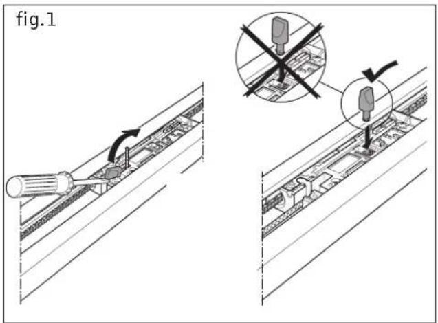 MAC Tronic 70 - Monteer de inschakelpal en de trekstang op het wagentje. - 1