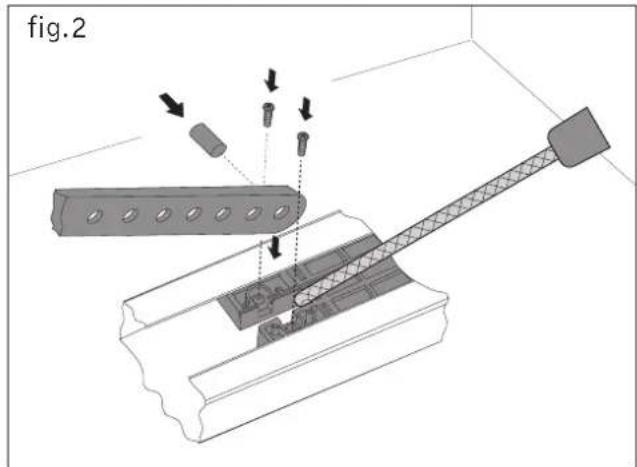 MAC Tronic 70 - Montez le levier de verrouillage et la barre de traction sur le chariot. - 2