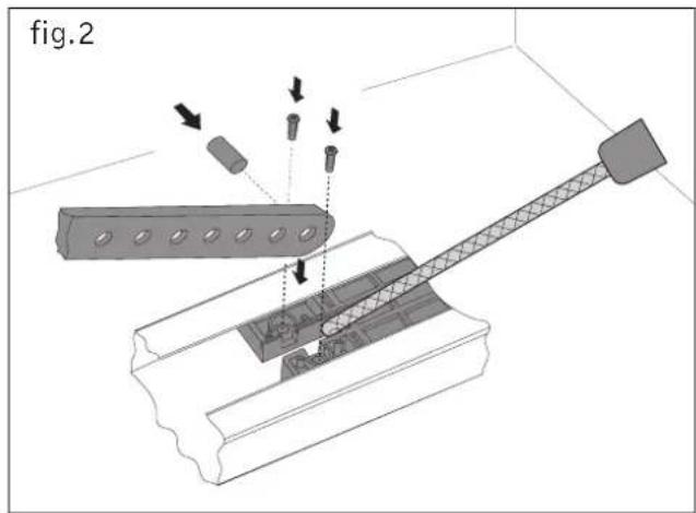 MAC Tronic 70 - Monteer de inschakelpal en de trekstang op het wagentje. - 2