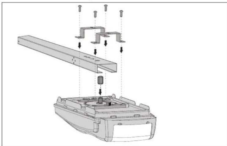 MAC Tronic 70 - Fixez le rail à l'entraînement à l'aide des 2 étriers. - 1