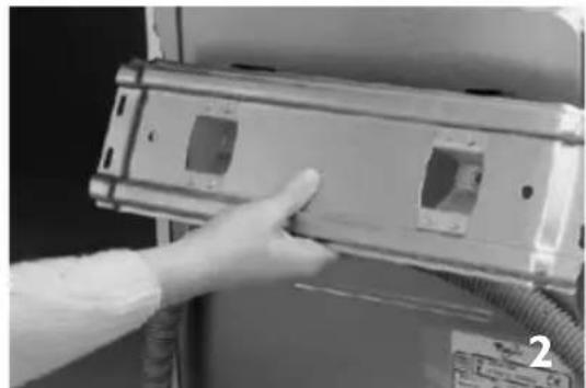 LADEN EV 1076 - REMARQUE IMPORTANTE : il faut obligatoirement retarder le bridage de transport avant d'utiliser la machine. - 2