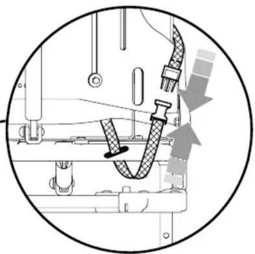 Life & Mobility NewBug - POUR RÉGLER LA POSITION DE L'APPUI-TÊTE, DESSERRRER LÉGÉRÉMENT LES VIS SITUÉES DERRIÈRE L'APPUI-TÊTE À L'AIDE DE LA CLÉ FOURNIE AVEC LA POUSSETTE - 11