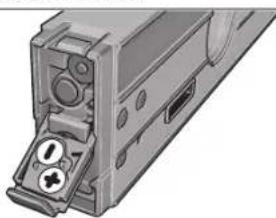 BOSCH GIM 60L - Vkladanie/vymena bateri pre laser - 1