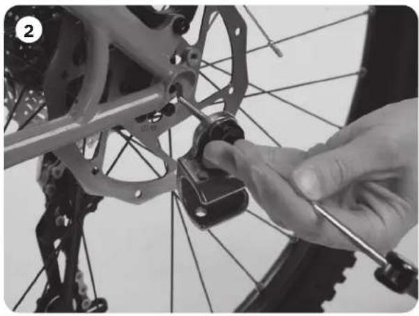 THULE Cadence Bicycle Trailer - INSTALLING THE EZHITCH™ WITH A QUICK-RELEASE - 1