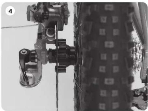THULE Cadence Bicycle Trailer - INSTALLING THE EZHITCH™ WITH A QUICK-RELEASE - 3