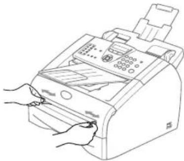 BROTHER FAX2825 - Charger du papier ou autre support dans la fente d'alimentation manuelle - 1