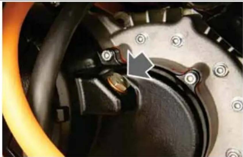 Victory Empulse TT (2016) - VIDANGE DE L'HUILE DE LA BOITE DE VITESSES - 1