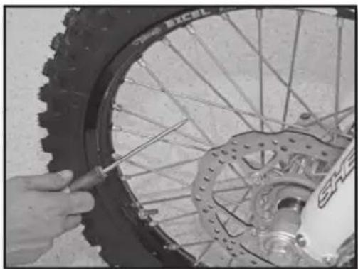Sherco 300 SER (2017) - CHECKING SPOKE TENSION - 1