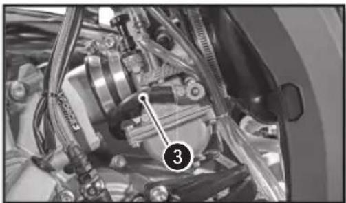 Sherco 300 SER (2017) - REINSTALLING THE FUEL TANK - 3