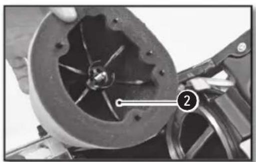 Sherco 300 SER (2017) - EXTRACCION DEL FILTRO DE AIRE - 2